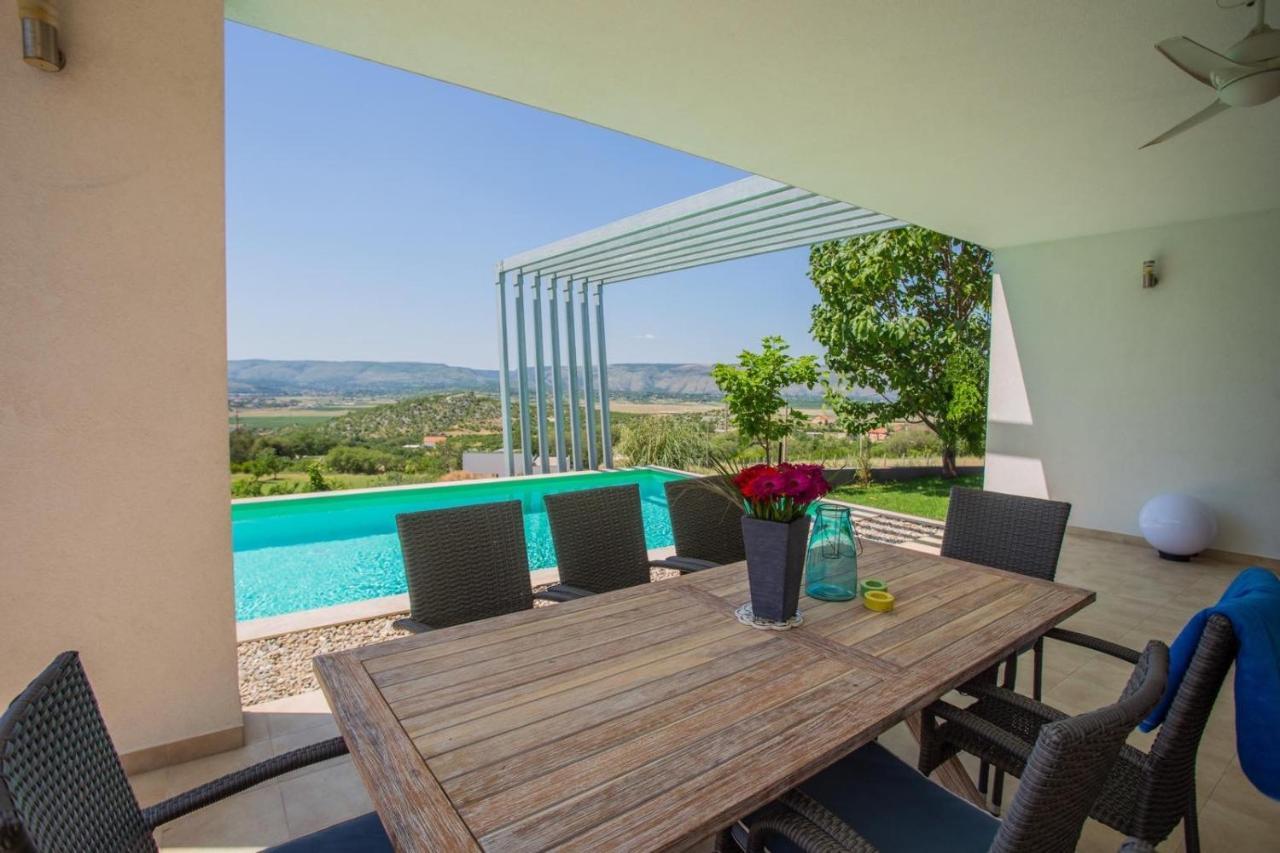 Villa Mona ,Heated Swimming Pool Mostar Buitenkant foto